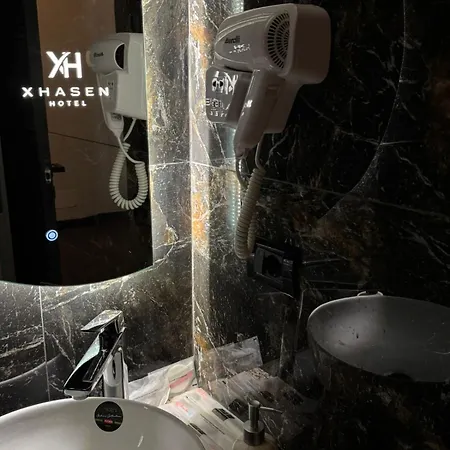 Xhasen & Cafe 地拉那
