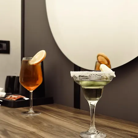 酒店 Xhasen & Cafe 地拉那